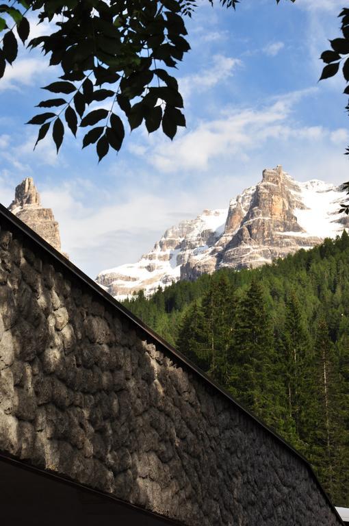 Vallesinella Hotel Restaurant Bar Madonna di Campiglio Bagian luar foto